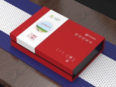 濟南紙盒廠家提醒，現(xiàn)在定制包裝盒，還能趕上春節(jié)銷售旺季的這班車！